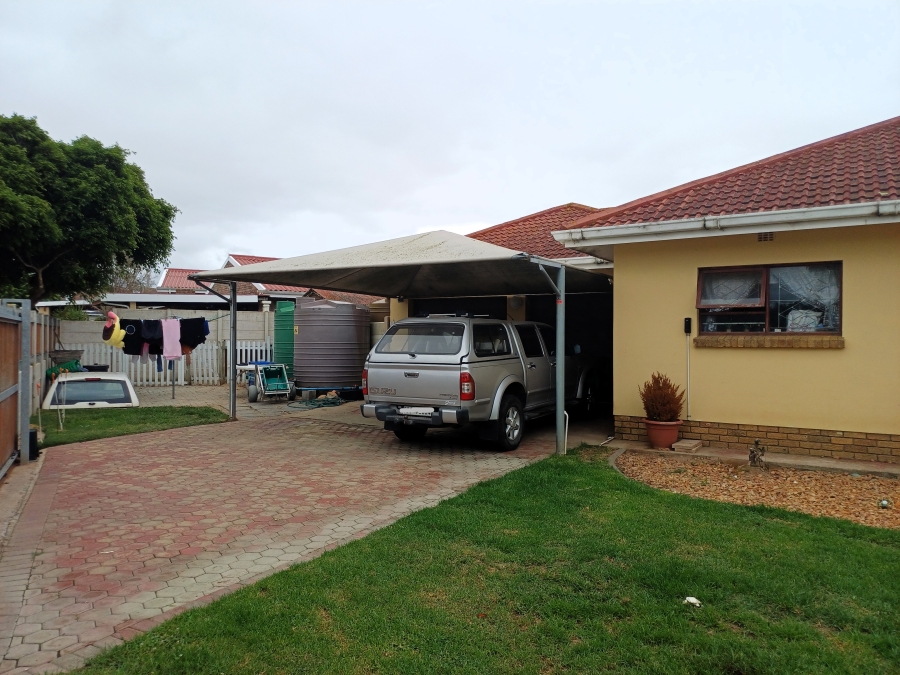 4 Bedroom Property for Sale in Hartenbos Central Western Cape